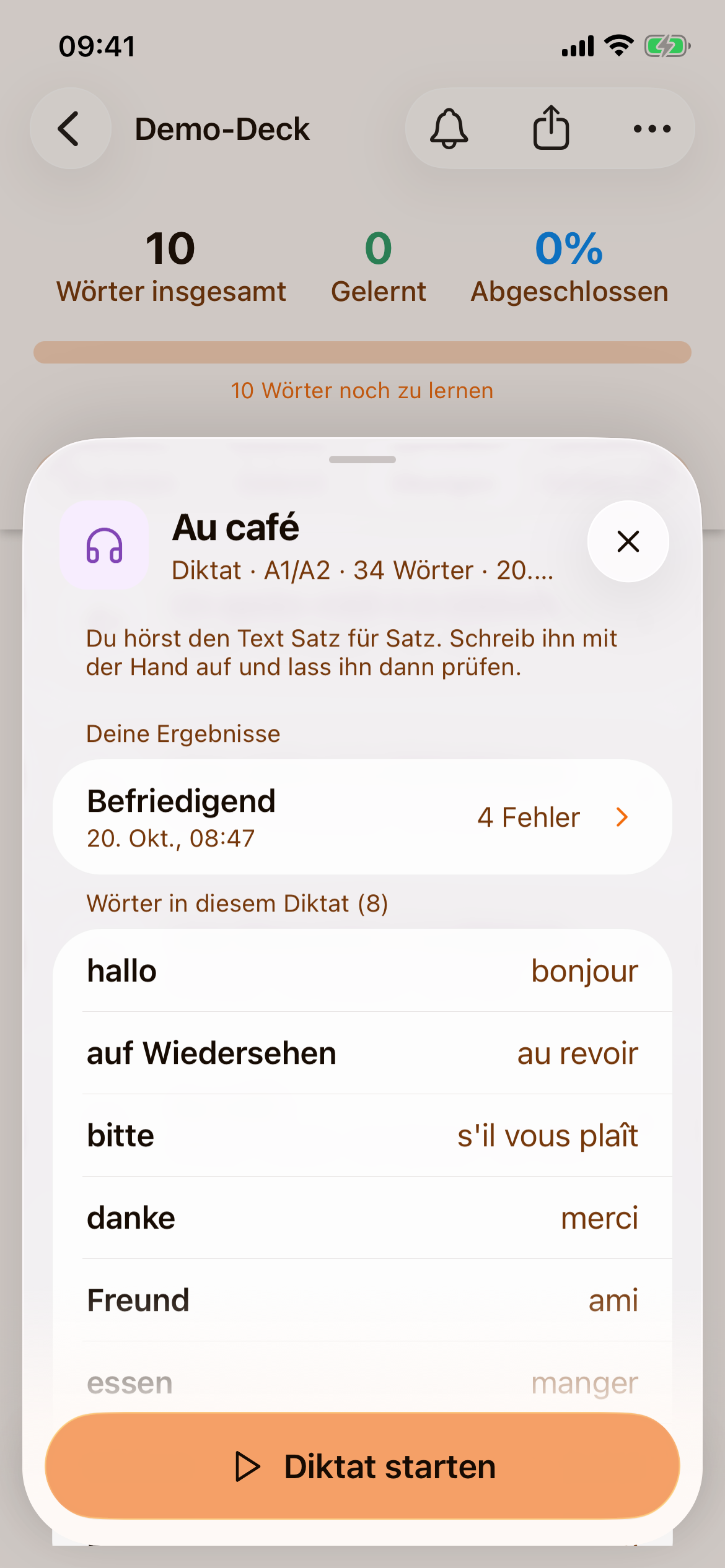 Die Vorschau des Diktats „Au café“ mit „Deine Ergebnisse“ (ein Versuch), den Wörtern im Diktat und der Schaltfläche „Diktat starten“