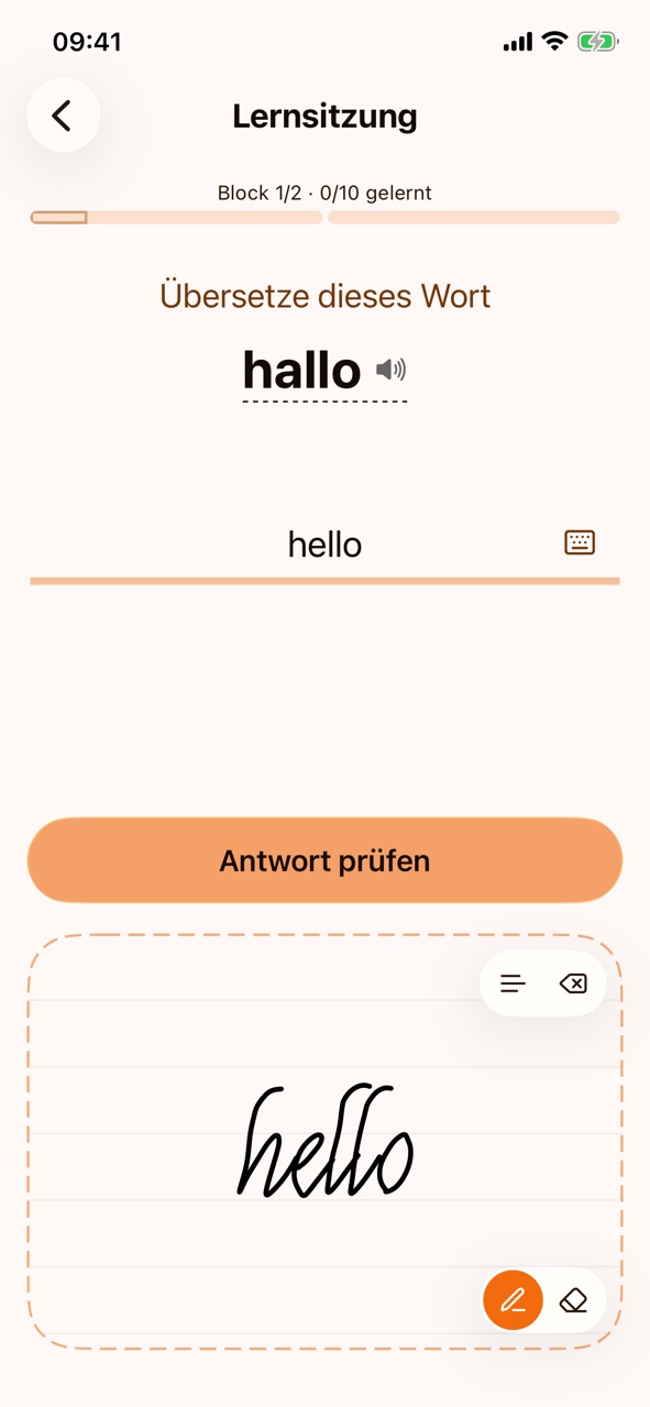 Das Wort „hello“ handgeschrieben auf der Schreibfläche, darüber der erkannte Text „hello“ und die Schaltfläche „Antwort prüfen“